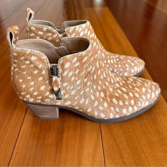 NWOT Vionic Leather or Haircalf Deer Print Real Fur Zip Ankle Boots Cecily Tan - Picture 4 of 13